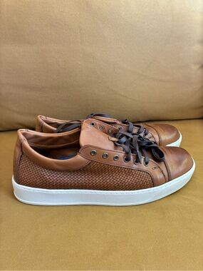 Men's Tan Leather Low-Top Sneakers